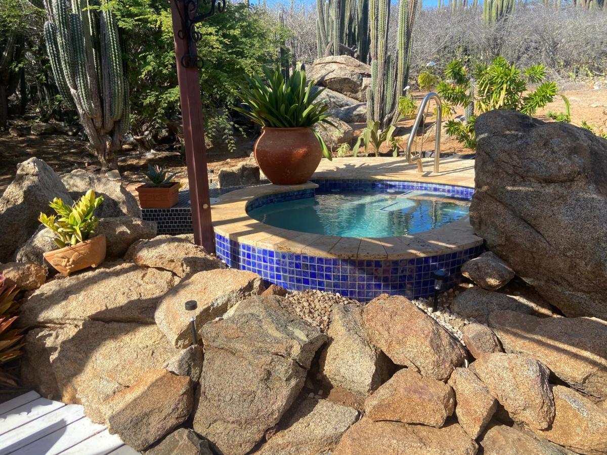 Cozy Studio With Private Spa Oranjestad Exterior photo