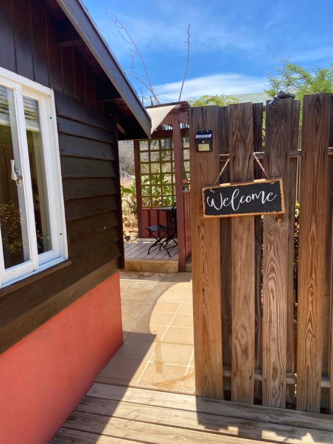 Cozy Studio With Private Spa Oranjestad Exterior photo